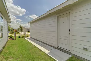 390 Lucia Way, Cleveland, TX 77327 - Photo 5