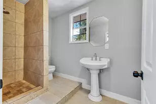 9707 Nedwald St, Houston, TX 77029 - Photo 11