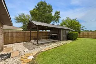 605 Heather Ln, Friendswood, TX 77546 - Photo 25