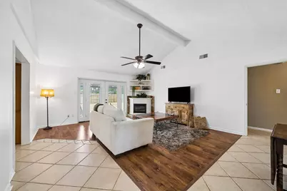 605 Heather Lane, Friendswood, TX 77546 - Photo 3
