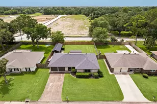 605 Heather Ln, Friendswood, TX 77546 - Photo 29