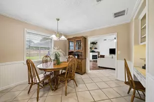 605 Heather Ln, Friendswood, TX 77546 - Photo 7