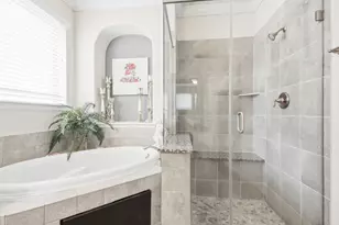 11 Whispering Thicket Pl, The Woodlands, TX 77375 - Photo 25
