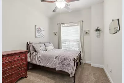 11 Whispering Thicket Place, The Woodlands, TX 77375 - Photo 9