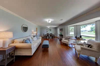 5109 Oak Court, Dickinson, TX 77539 - Photo 5