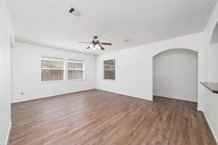 8914 Parlin Ridge Dr, Houston, TX 77040 - Photo 13