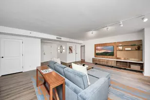 1300 Lamar St, Houston, TX 77010 - Photo 7