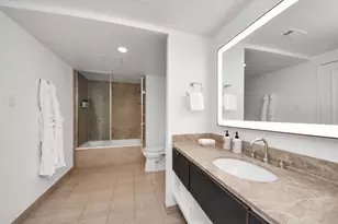 1300 Lamar St, Houston, TX 77010 - Photo 39
