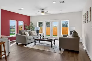 9118 Highland Northern Wy, Houston, TX 77088 - Photo 5