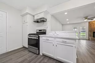 26522 Hillside Dr, Oak Ridge North, TX 77386 - Photo 17