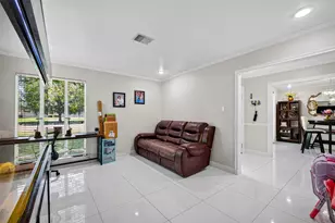 104 Burgundy Ln, League City, TX 77573 - Photo 11