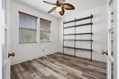 18 Cloud Bank Place, The Woodlands, TX 77382 - Photo 5