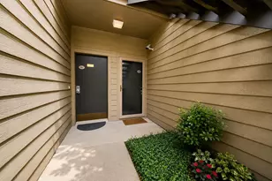 10053 Westpark Dr, Houston, TX 77042 - Photo 3