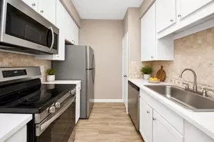 10053 Westpark Dr, Houston, TX 77042 - Photo 11