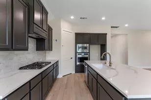 8143 Fenway Hts Dr, The Woodlands, TX 77389 - Photo 3