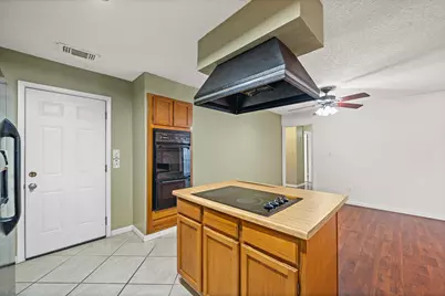 10714 Sherburne Drive, Houston, TX 77072 - Photo 15
