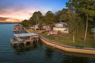 615 Inlet Dr, Livingston, TX 77351 - Photo 1