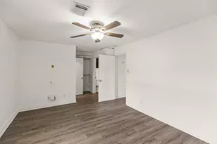10788 Briar Forest Dr, Houston, TX 77042 - Photo 11