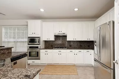 131 N Linton Ridge Circle, The Woodlands, TX 77382 - Photo 11