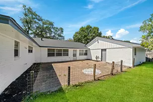 1102 N Felton St, Baytown, TX 77520 - Photo 39