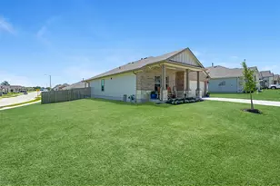 1718 Robinson Dr, Brenham, TX 77833 - Photo 5
