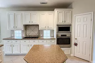 1411 Flanders Field Ln, Sugar Land, TX 77498 - Photo 15