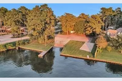 13987 Lakepoint Drive, Willis, TX 77318 - Photo 37