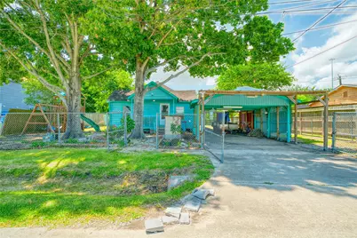 323 Avenue J, Baytown, TX 77520 - Photo 9