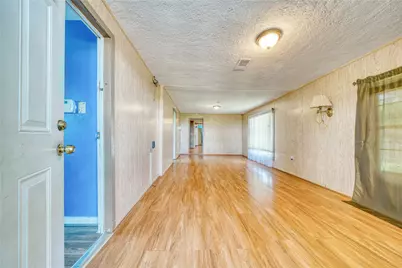 323 Avenue J, Baytown, TX 77520 - Photo 11