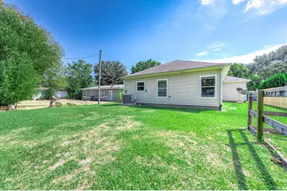 1530 1st Avenue N, Texas City, TX 77590 - Photo 27