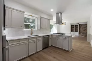12019 Sugar Springs Dr, Houston, TX 77077 - Photo 9