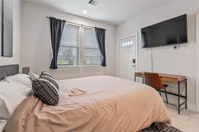 316 Jensen Drive, Houston, TX 77020 - Photo 7