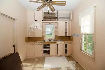 509 S Saint Andrews Street, Weimar, TX 78962 - Photo 17