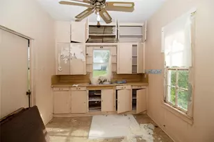 509 S St Andrews St, Weimar, TX 78962 - Photo 17