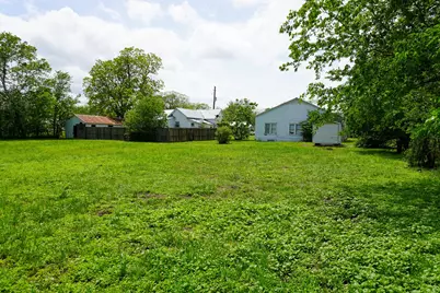 509 S Saint Andrews Street, Weimar, TX 78962 - Photo 9