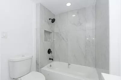 211 W South Street, Alvin, TX 77511 - Photo 15