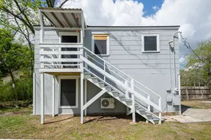 211 W South St, Alvin, TX 77511 - Photo 7