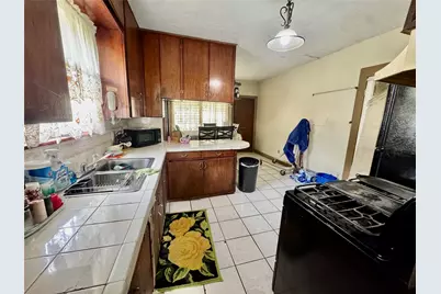 105 Dresden Street, Houston, TX 77012 - Photo 5