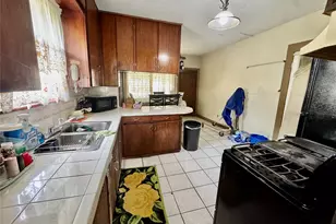 105 Dresden St, Houston, TX 77012 - Photo 5