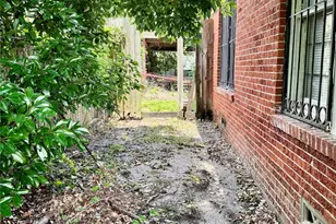105 Dresden St, Houston, TX 77012 - Photo 9