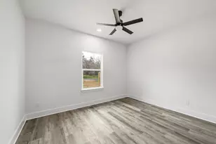 203 Lock Ln, Bryan, TX 77803 - Photo 11