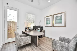 9005 Laverne Oak Ln, Houston, TX 77080 - Photo 7