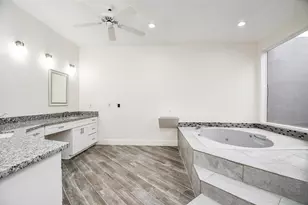 8115 Fondren Lake Dr, Houston, TX 77071 - Photo 9