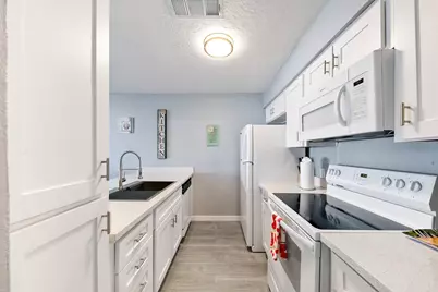 7600 Seawall Blvd #202, Galveston, TX 77551 - Photo 11