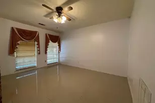 7106 Pella Dr, Houston, TX 77036 - Photo 5