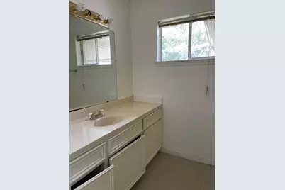 7106 Pella Dr, Houston, TX 77036 - Photo 17