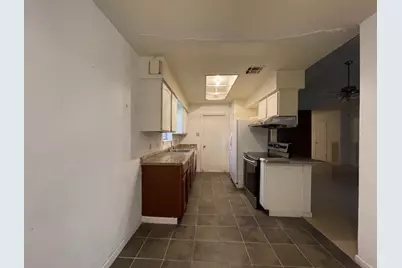 7106 Pella Dr, Houston, TX 77036 - Photo 11