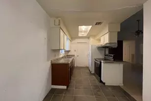 7106 Pella Dr, Houston, TX 77036 - Photo 11