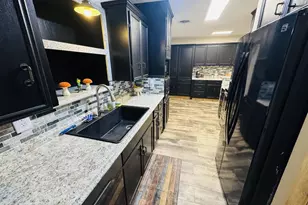 4012 Hillcrest St, Liberty, TX 77575 - Photo 5