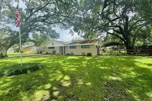 4012 Hillcrest St, Liberty, TX 77575 - Photo 3